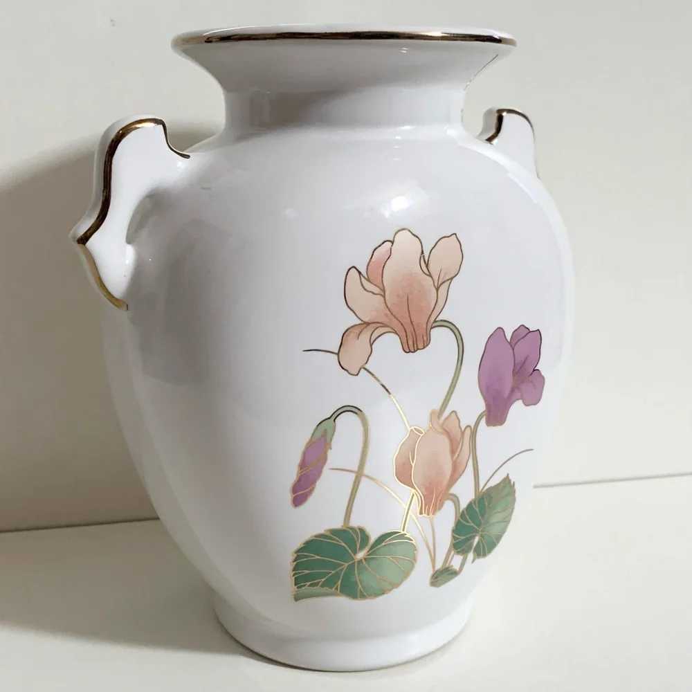 Vintage gold trim floral handle vase - Picture 17 of 17